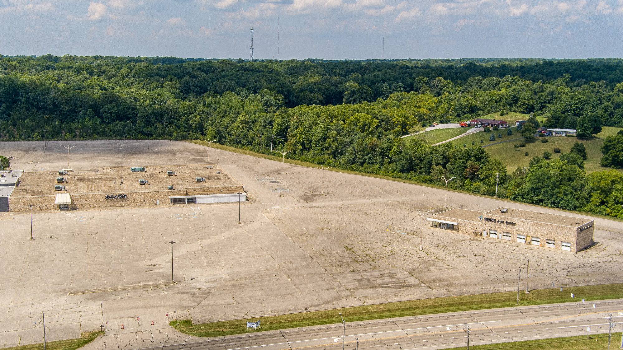 1475 Upper Valley Pike